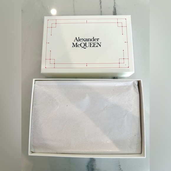 Alexander Mcqueen Small Skull Bag - Picture 10 of 11